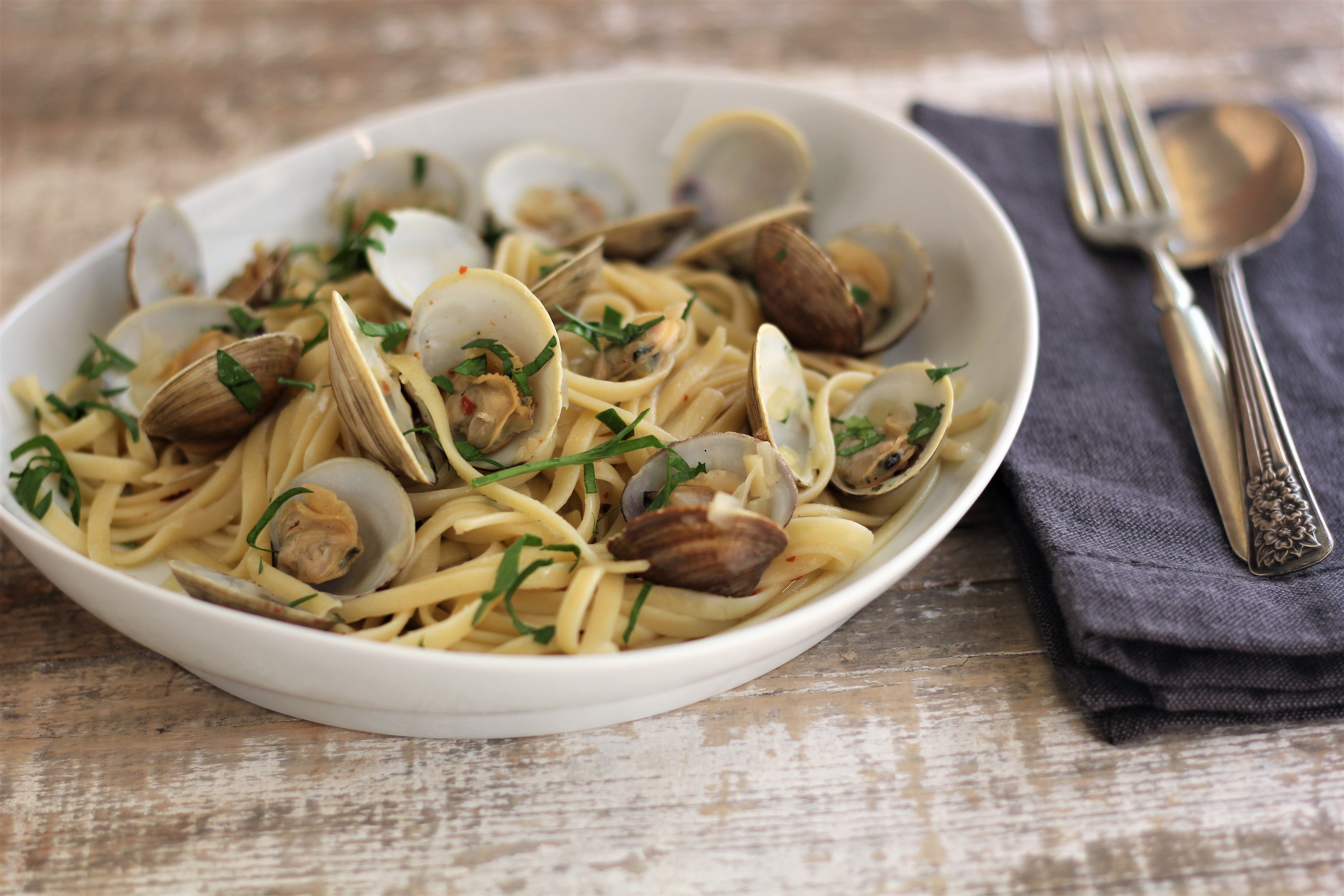 Meril's Linguine with Littleneck Clam Sauce | Emerils.com