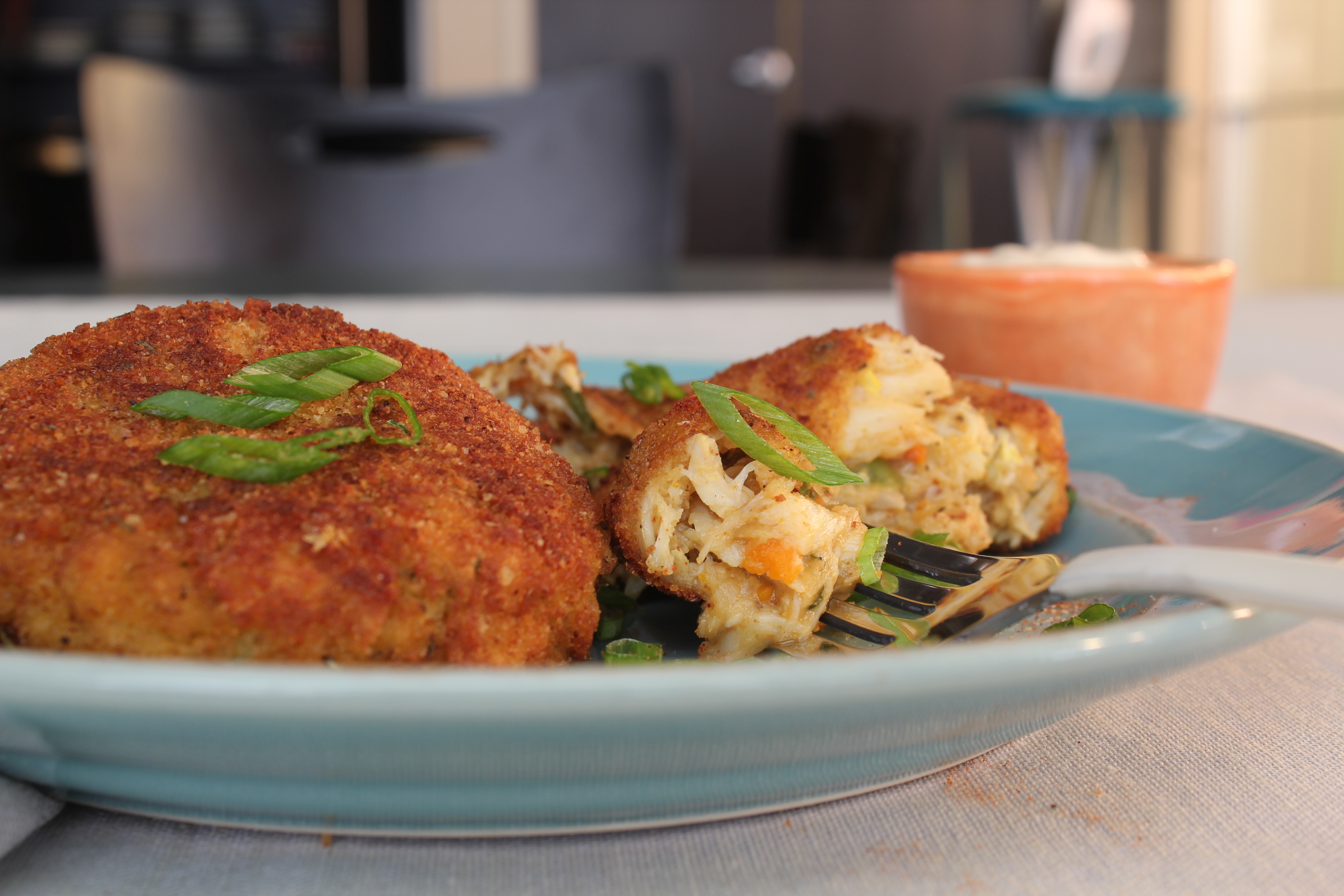 Crab Cakes With Chipotle Tartar Sauce | Emerils.com