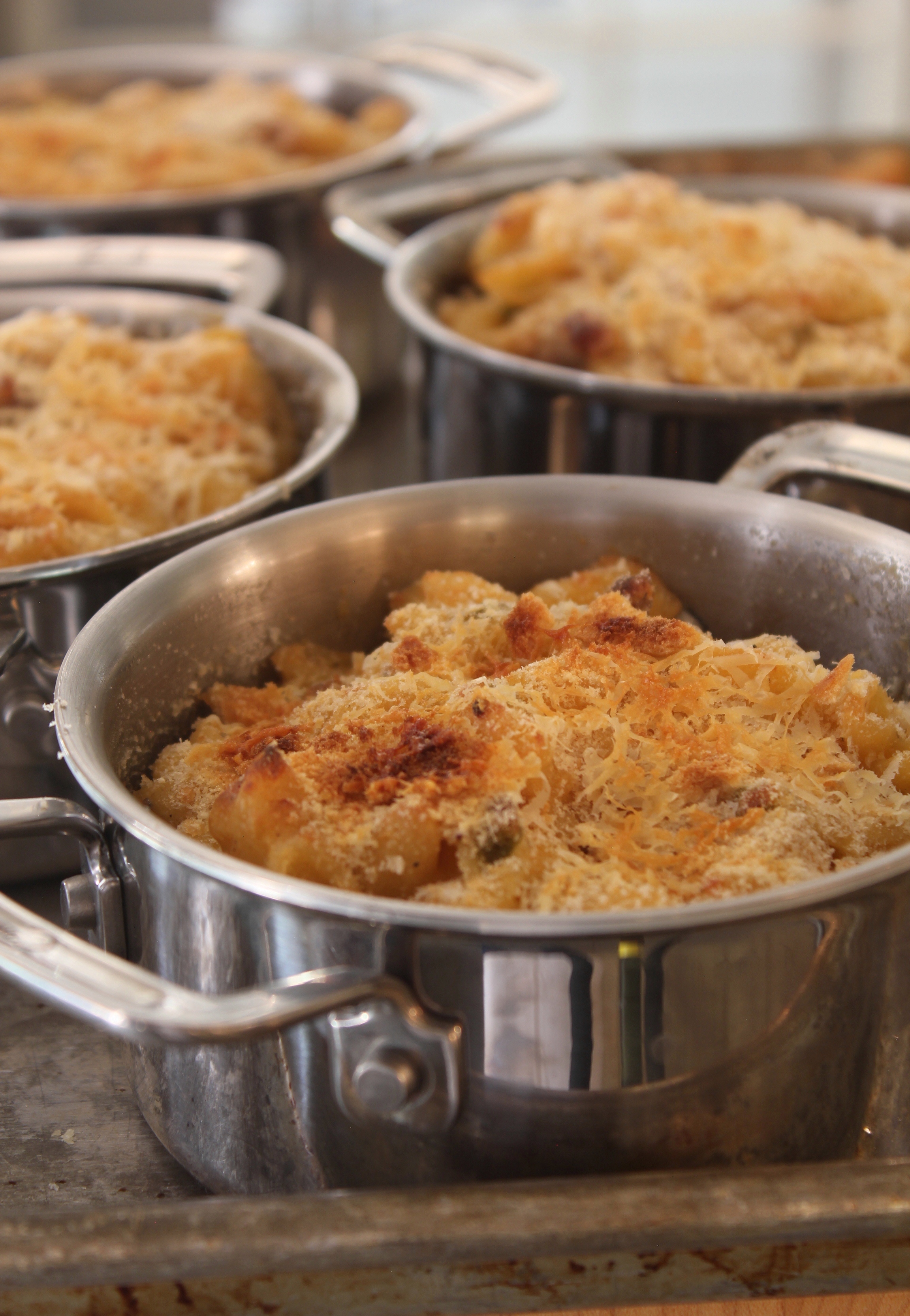 Kicked-Up Sausage Macaroni and Cheese | Emerils.com