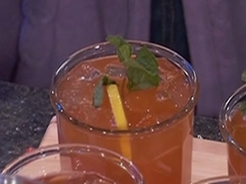 Lemony Spiked Sweet Tea | Emerils.com