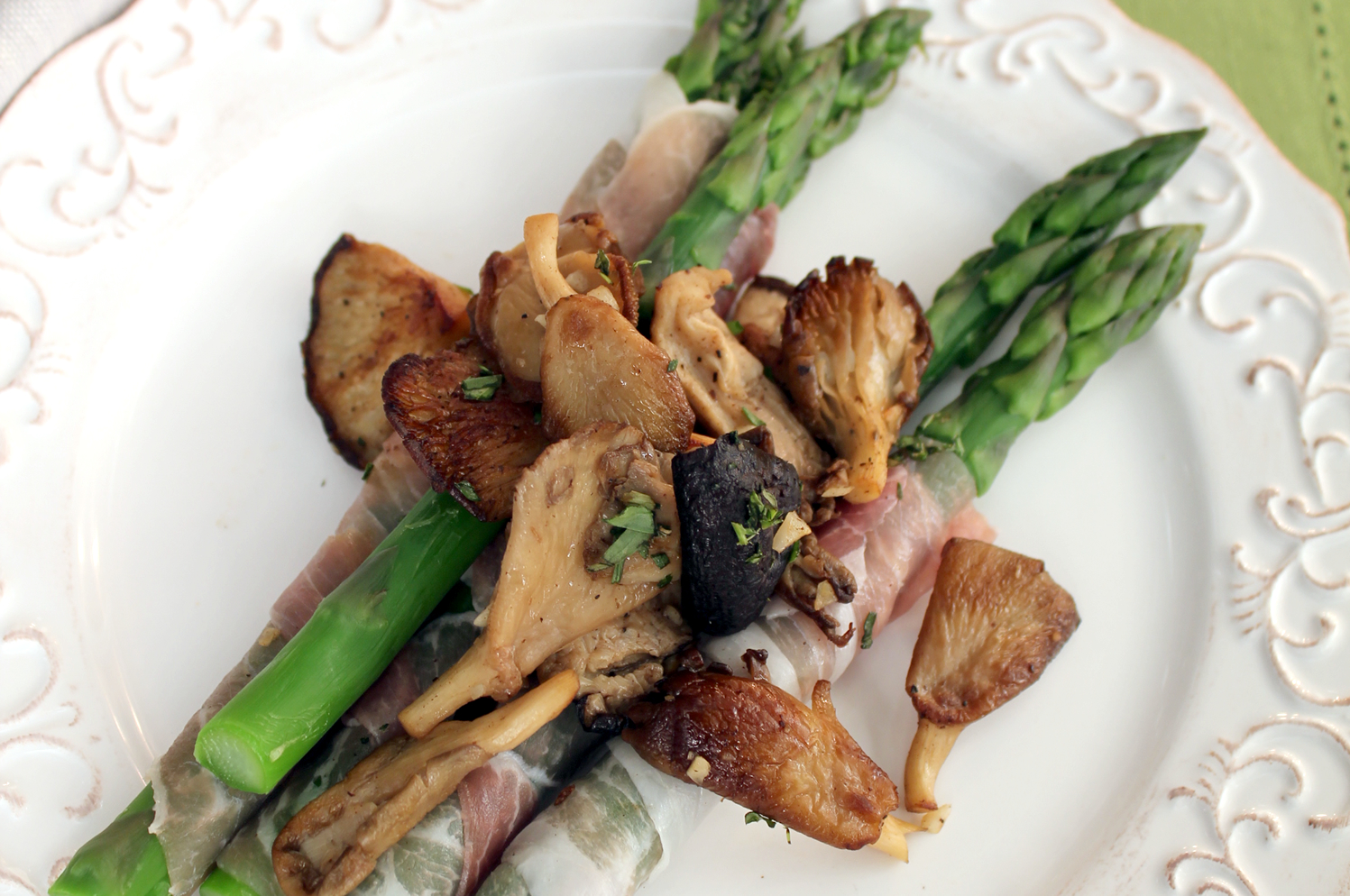 Prosciutto Wrapped Asparagus With Sauteed Mushroooms | Emerils.com