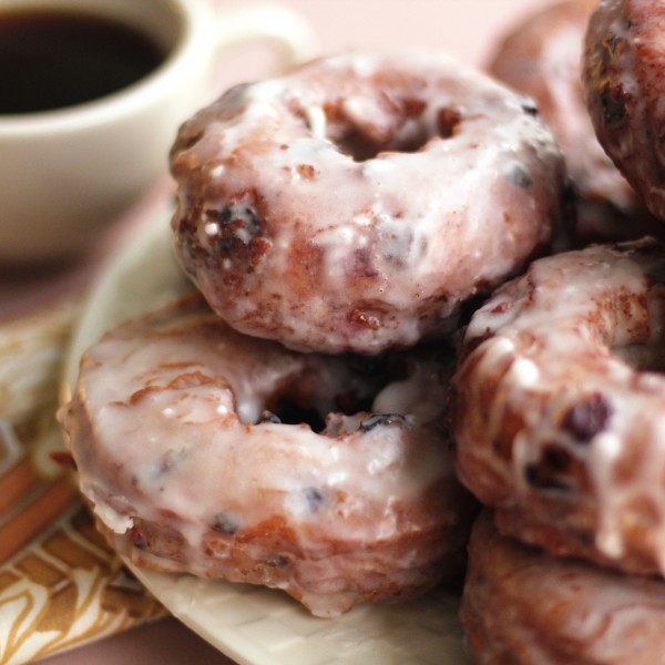 Cake Mix Donuts Recipe! {5-Ingredient Powdered Sugar Donuts}